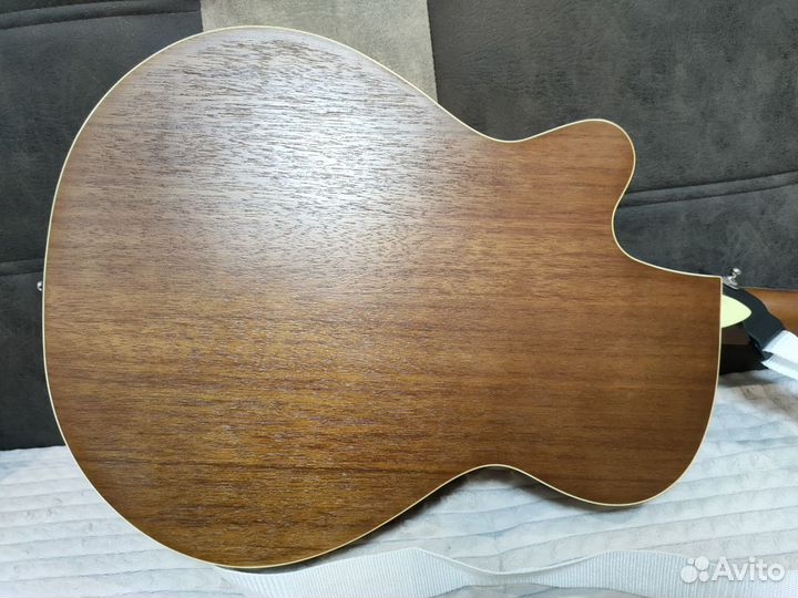 Гитара акустическая с чехлом, продажа обмен