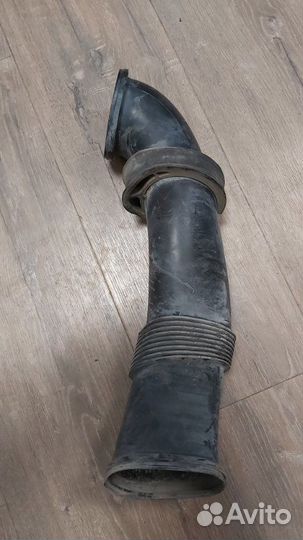 Патрубок воздушного фильтра Volkswagen Touareg 1