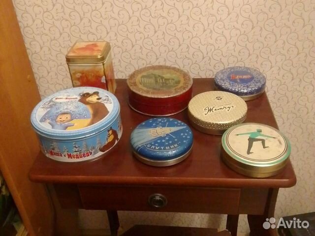 Жестяные коробки монпасье и чай и пр. винтаж