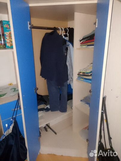 Кровать-чердак со столом и шкафом