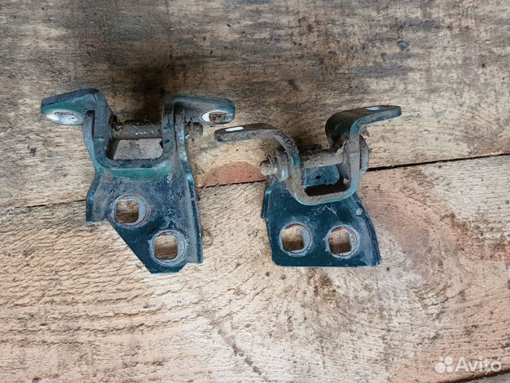 Петли двери dodge stratus 1