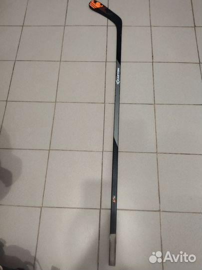 Клюшка и хоккейные крюки