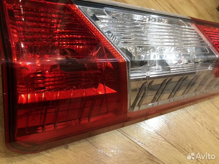 Фонарь задний правый Ford Transit 7
