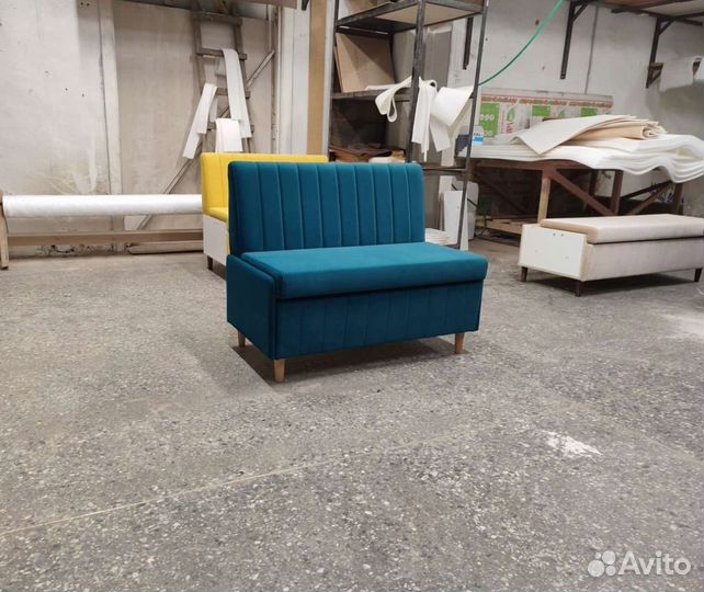 Кухонный диван в наличии 100