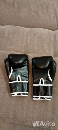 Боксерские перчатки 14 oz everlast
