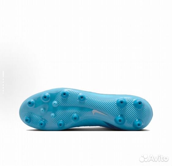 Футбольные бутсы nike phantom gx