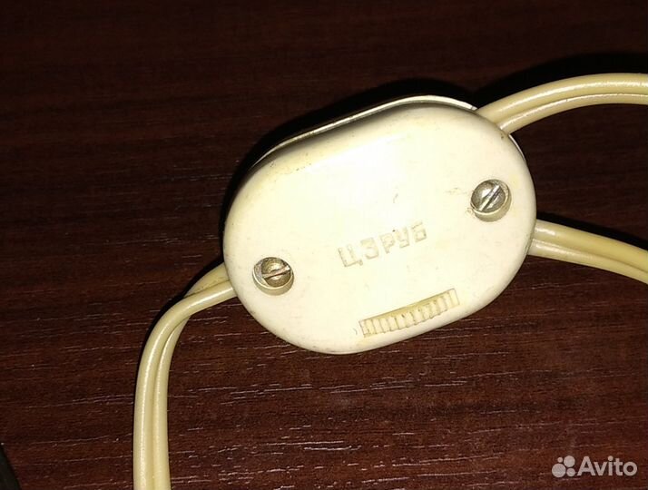 Раритетные наушники для сетевого радио