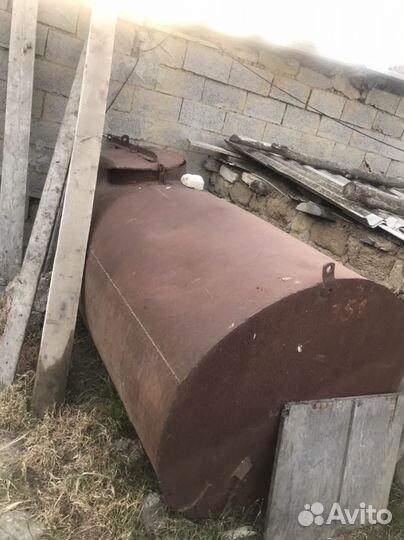 Бак для корма и воды