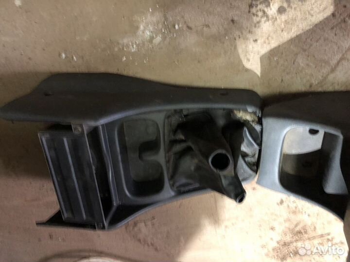 Консоль центральная подлокотник Форд Рейнджер Мазд