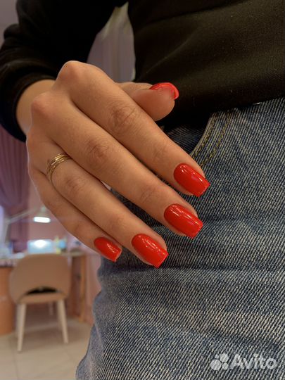 Наращивание, педикюр и маникюр в студии