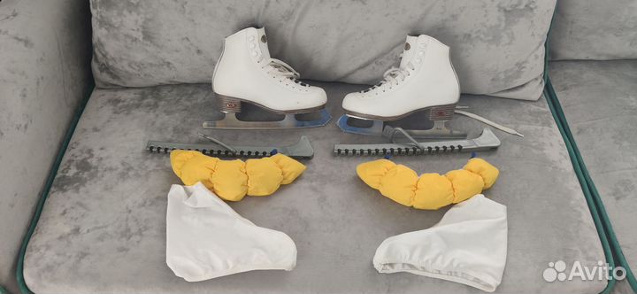 Фигурные коньки riedell