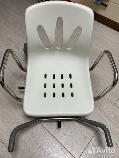 Поворотное кресло-стул в ванную