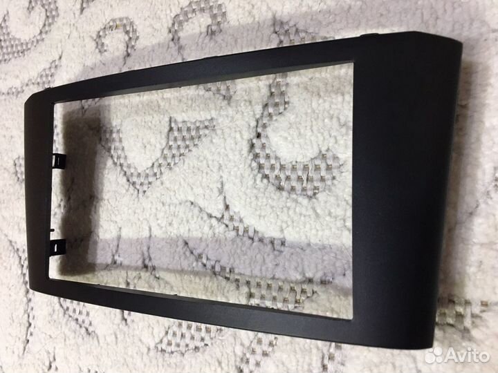 2din рамка toyota avensis 2003-2007год