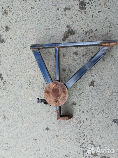 Кронштейн (крепление) запасного колеса Ларгус