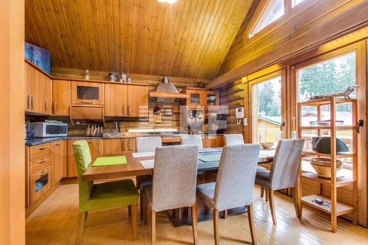 Дом 350 м² на участке 24 сот.