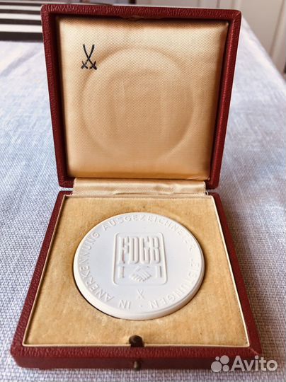 Медаль Мейсен фарфоровая