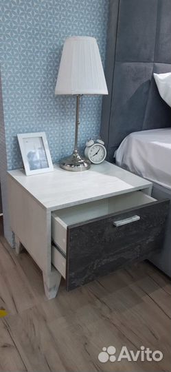 Тумба прикроватная в наличии тумба на ножках