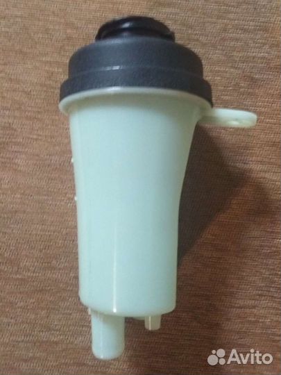 Бачок гидроусилителя руля на Форд фокус 2-3