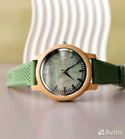 Женские часики из бамбука