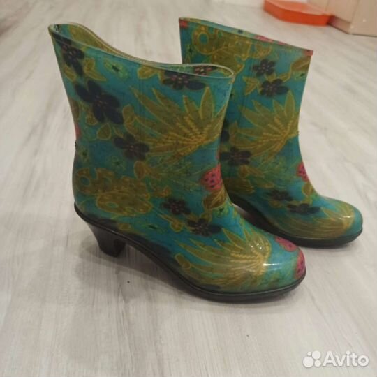 Резиновые сапожки