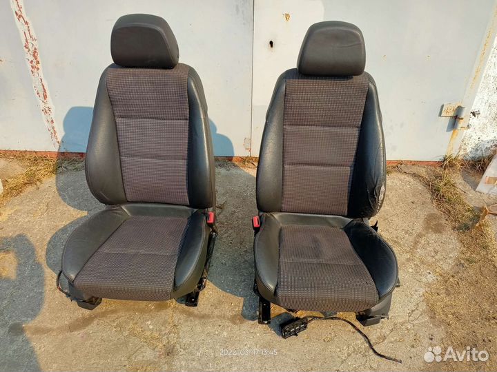 Передние сиденья Опель Вектра С