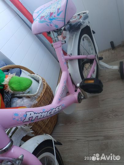 Трехколесный велосипед