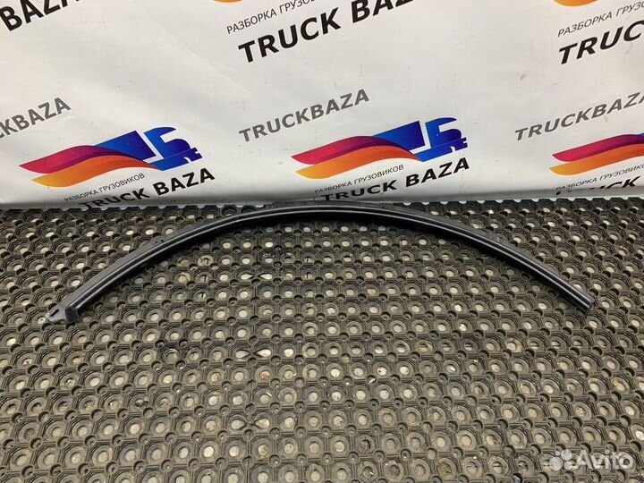 Молдинг крыла правого Man TGA