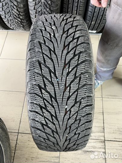 Nokian Tyres Hakkapeliitta R2 215/60 R16 99R
