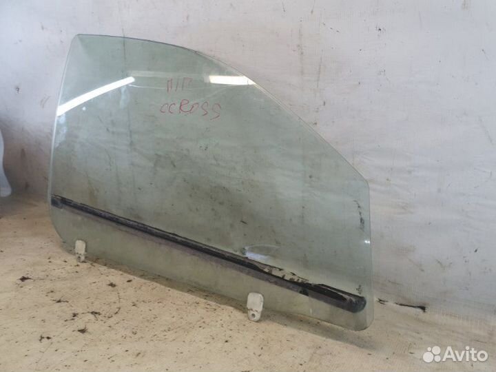 Стекло переднее правое Citroen C-Crosser 4B12 2008