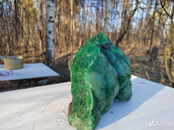 Малахит натуральный куском