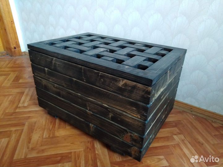 Сундук с плетеной крышкой из массива сосны