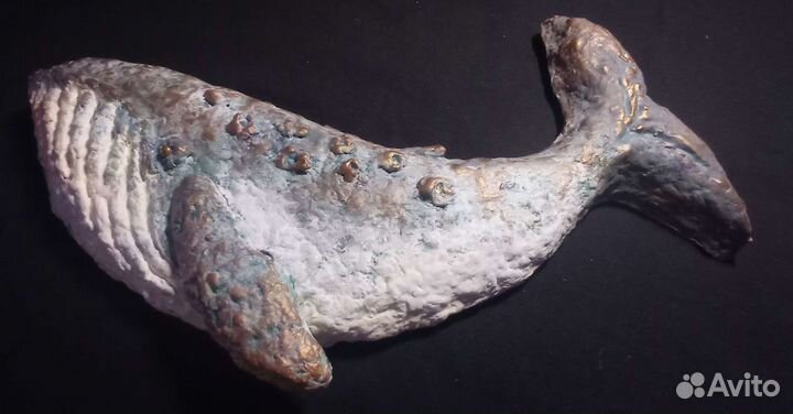 Кит из папье-маше