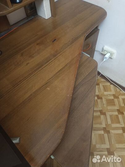 Компьютерный стол с с полками и ящиками бу