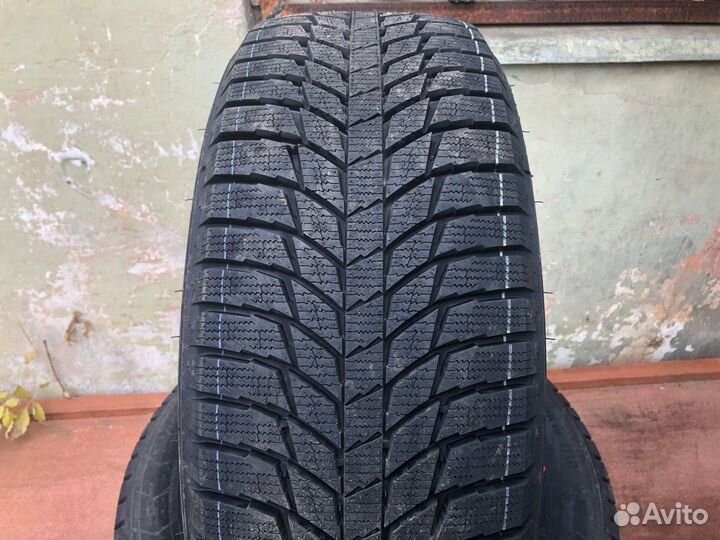 Triangle PL01 235/45 R18