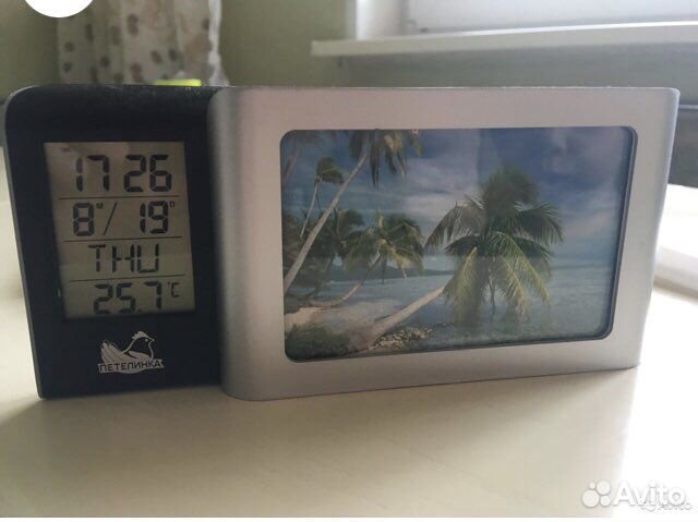 Часы с термометром и фото