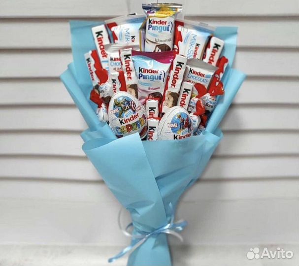 Сладкий букет из киндеров