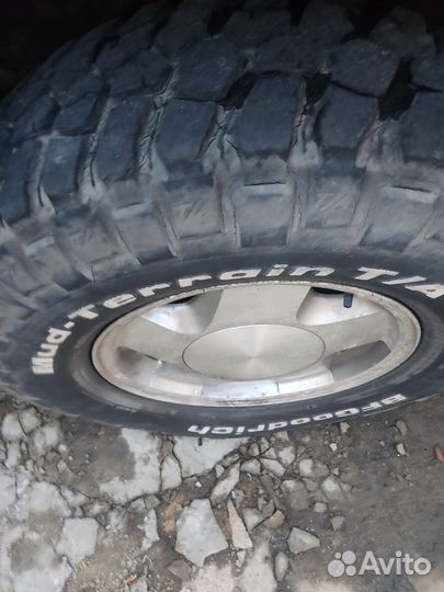 Bfgoodrich Mud-Terrain T/A KM2 265/75 R16 80Q