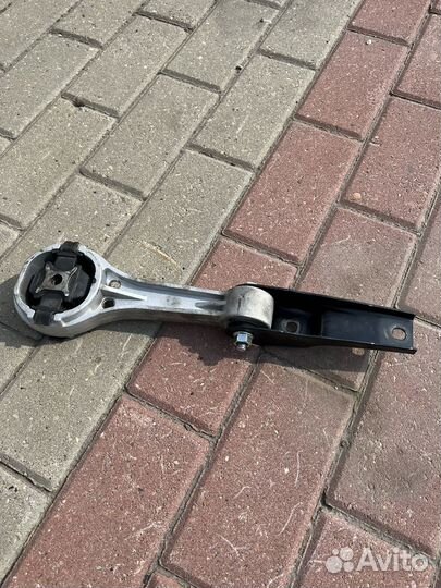 Нижняя опора двигателя Polo Sedan