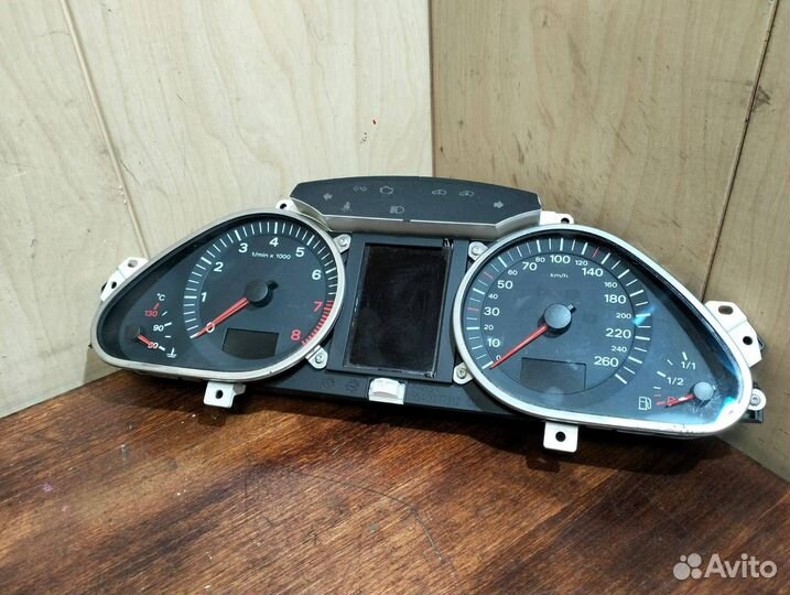 Панель приборов Audi A6 C6 Щиток приборов комбинац