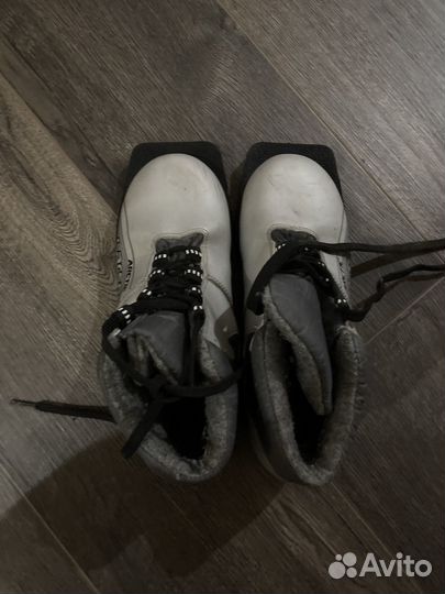 Лыжные ботинки