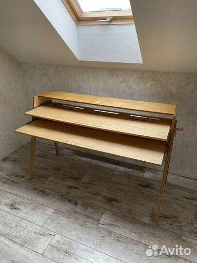 Стол для музыкантов модерн