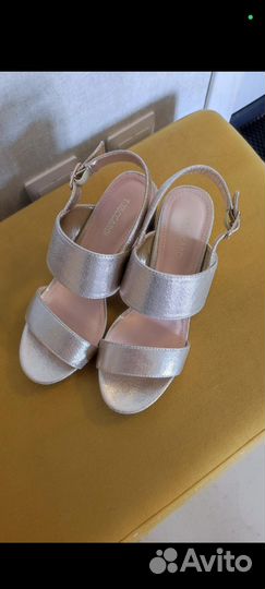 Босоножки женские