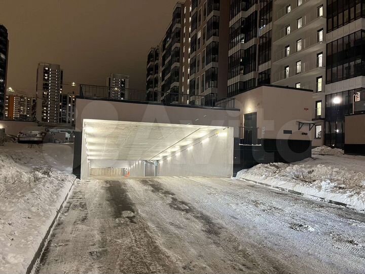 Машиноместо, 13 м²