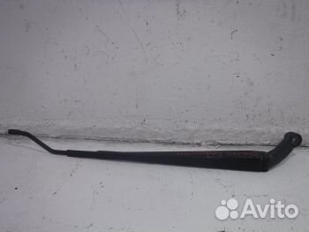Поводок стеклоочистителя передний