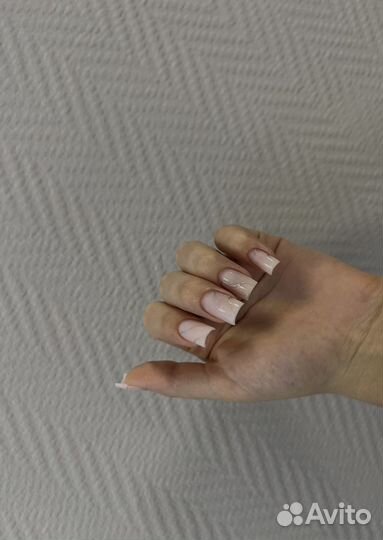 Мастер маникюра и педикюра