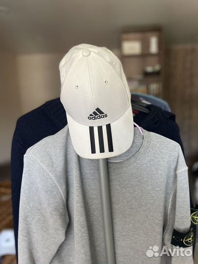 Adidas originals кепка