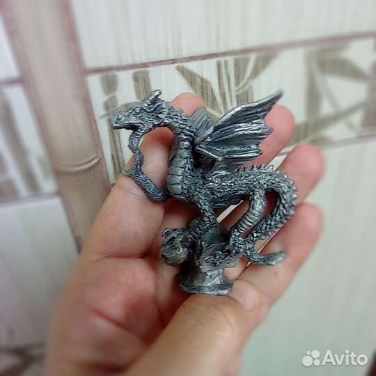 Дракон бронза