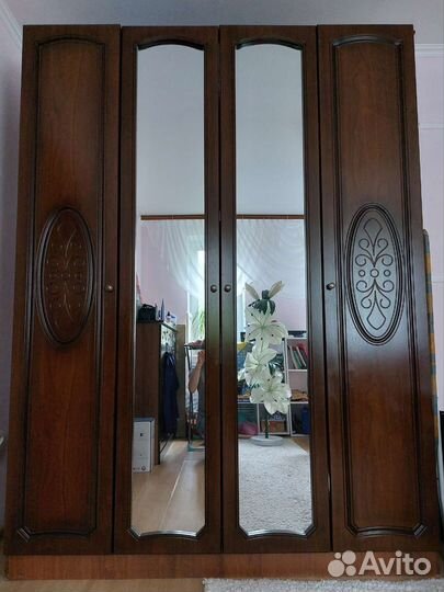 Шифонеры и шкафы бу