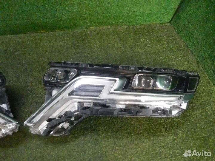 Фара передняя (комплект) Kia Carnival