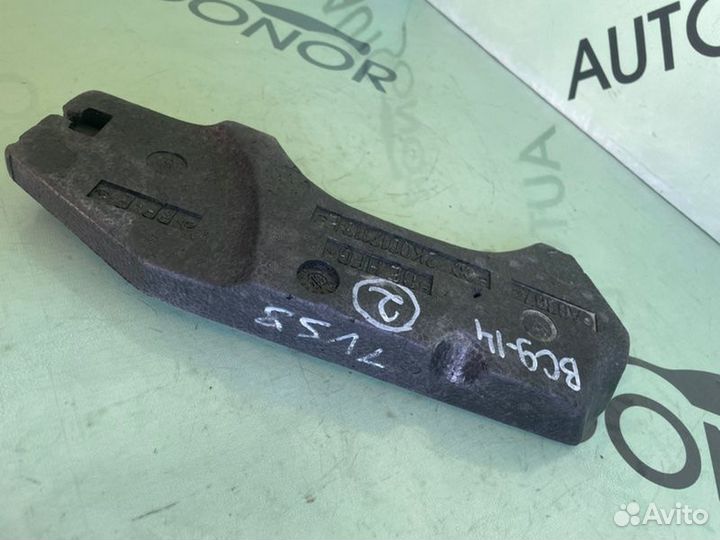 Крюк буксировочный Audi Q7 4L 3.0L BUG 2008